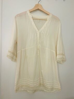 Anthropologie Frenchi Ivory Cotton Gauze Peasant Shirt 3/4 sleeve Lace trimmed